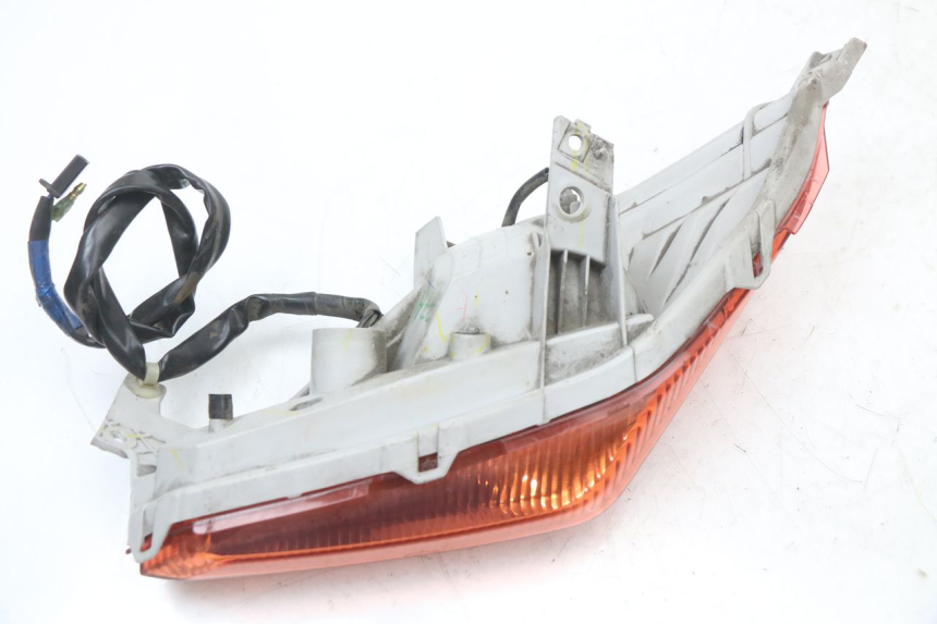 photo de RIGHT REAR LIGHT YAMAHA XMAX X-MAX ABS 125 (2017 - 2020) - Alternative perspective