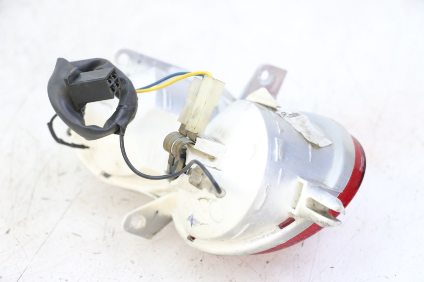 photo de RIGHT TAIL LIGHT YAMAHA YP MAJESTY 125 (2007 - 2010) - Zoom on usage condition