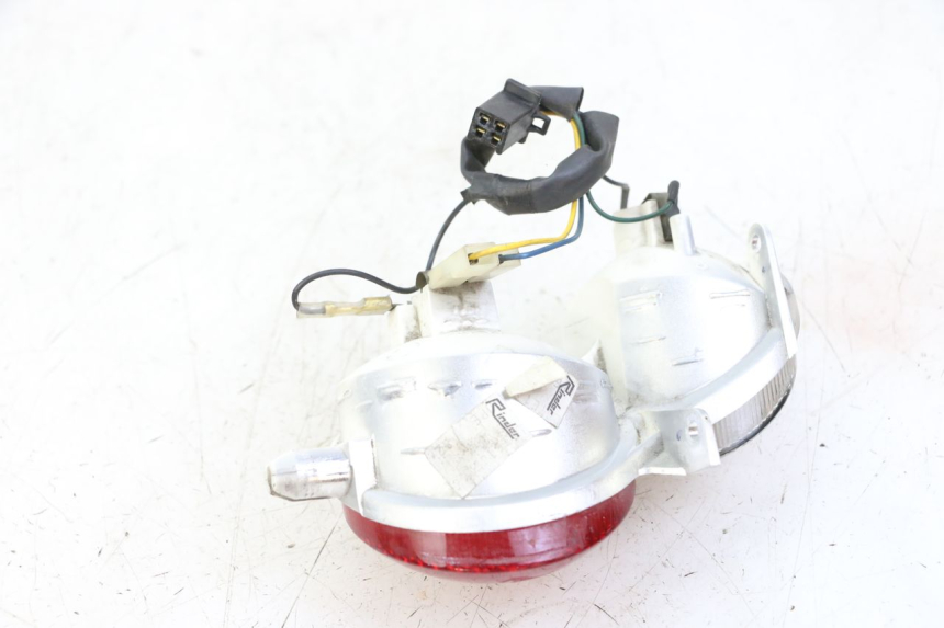 photo de RIGHT TAIL LIGHT YAMAHA YP MAJESTY 125 (2007 - 2010) - Technical close-up