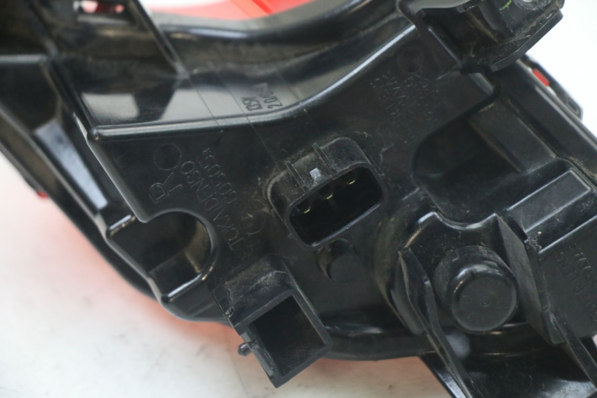 photo de RIGHT TAIL LIGHT YAMAHA YP T-MAX TMAX 530 (2017 - 2020) - Surface and material condition