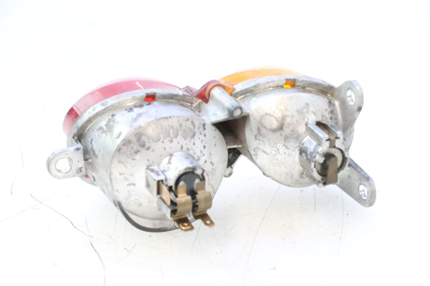 photo de RIGHT TAIL LIGHT YAMAHA YP MAJESTY 125 (1998 - 2001) - Technical close-up