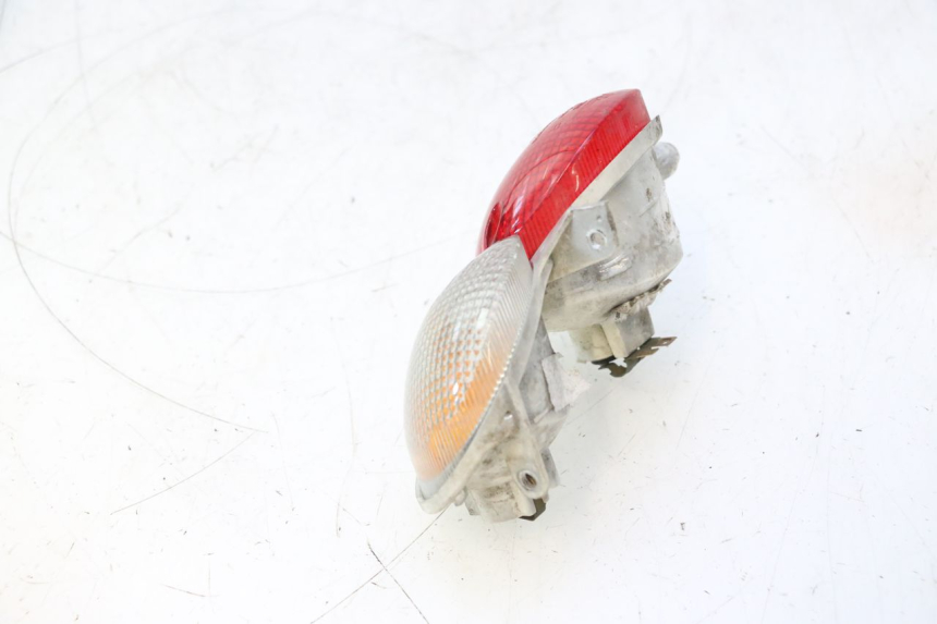 photo de RIGHT TAIL LIGHT YAMAHA YP MAJESTY 125 (2007 - 2010) - Alternative perspective