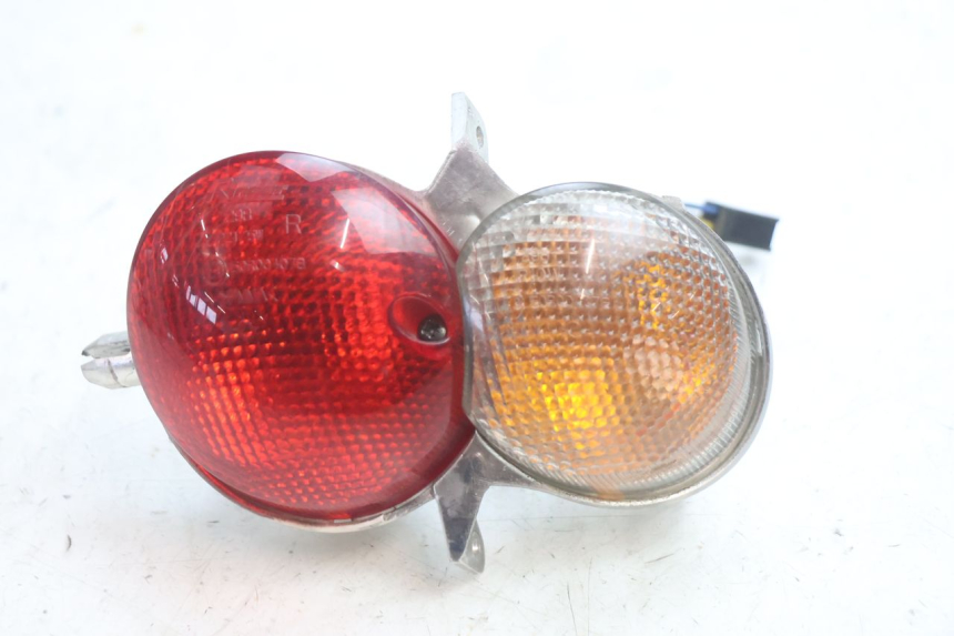 photo de RIGHT TAIL LIGHT YAMAHA YP MAJESTY 125 (2002 - 2006) - Main view