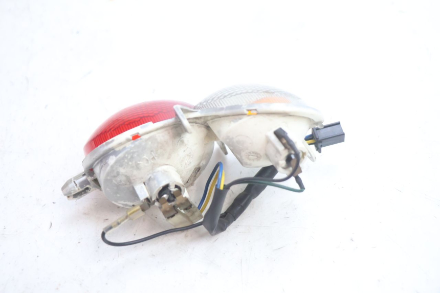 photo de RIGHT TAIL LIGHT YAMAHA YP MAJESTY 125 (2002 - 2006) - Zoom on usage condition