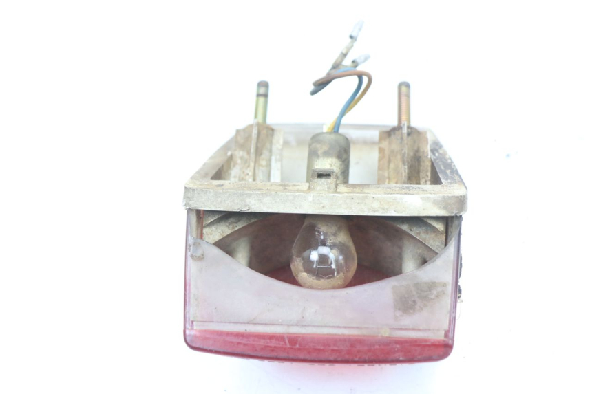 photo de TAIL LIGHT YAMAHA DTLC 125 (1982 - 1987) - Fixing points details