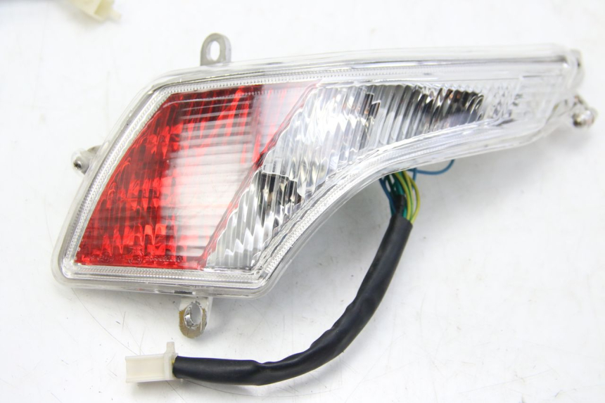 photo de REAR LIGHT PEUGEOT E-VIVACITY 1 (2012 - 2018) - Zoom on usage condition