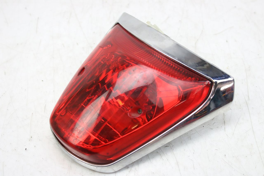photo de REAR LIGHT SYM FIDDLE 3 III 125 (2014 - 2020) - Surface and material condition