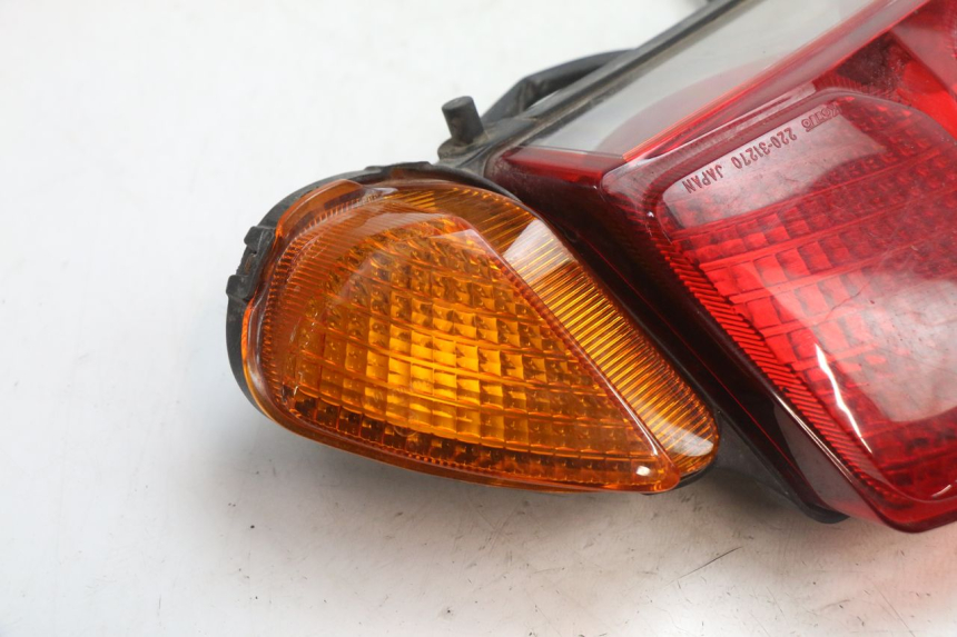 photo de TAIL LIGHT YAMAHA FJR 1300 (2001 - 2005) - Zoom on usage condition