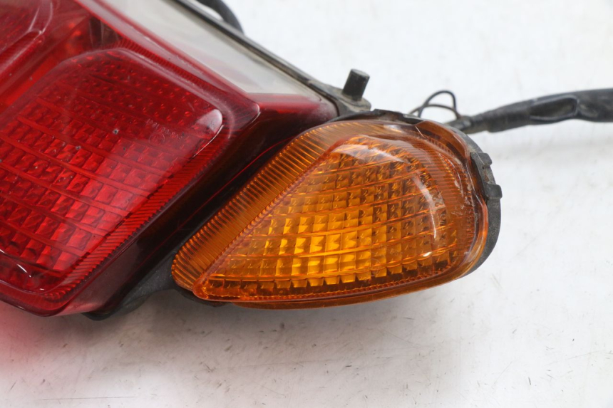 photo de TAIL LIGHT YAMAHA FJR 1300 (2001 - 2005) - Technical close-up