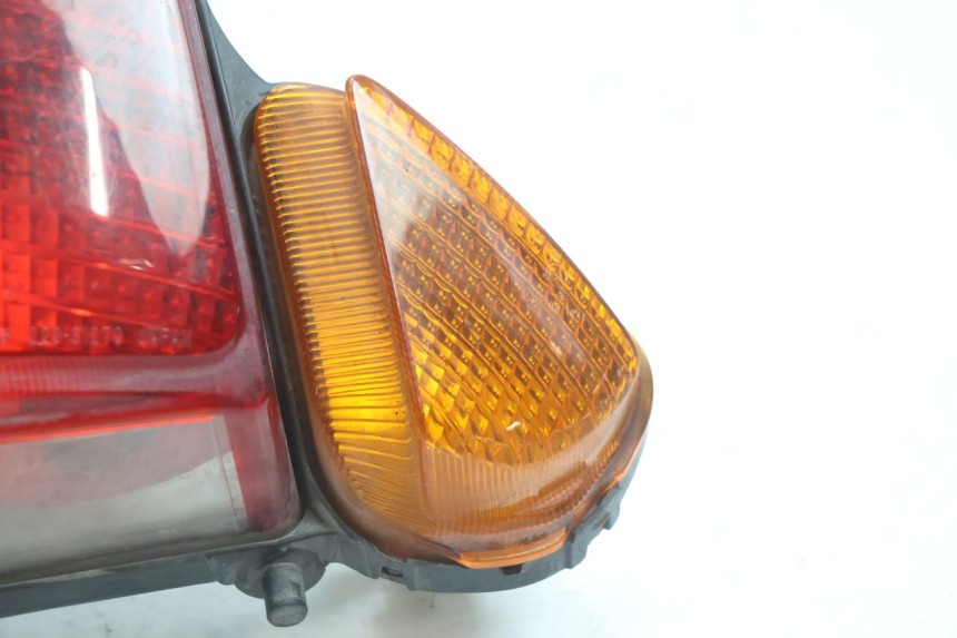 photo de TAIL LIGHT YAMAHA FJR 1300 (2001 - 2005) - Alternative perspective