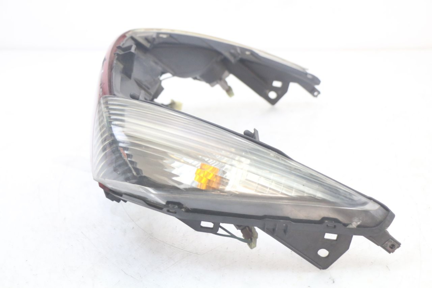 photo de TAIL LIGHT HONDA FJS SILVERWING SILVER WING 600 (2001 - 2010) - Surface and material condition