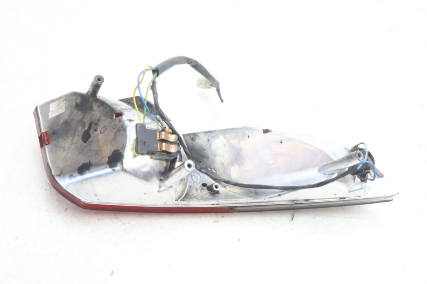 photo de LEFT TAIL LIGHT APRILIA ATLANTIC S 125 (2010 - 2013) - Fixing points details
