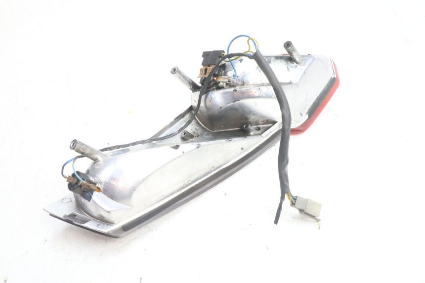 photo de LEFT TAIL LIGHT APRILIA ATLANTIC S 125 (2010 - 2013) - Surface and material condition