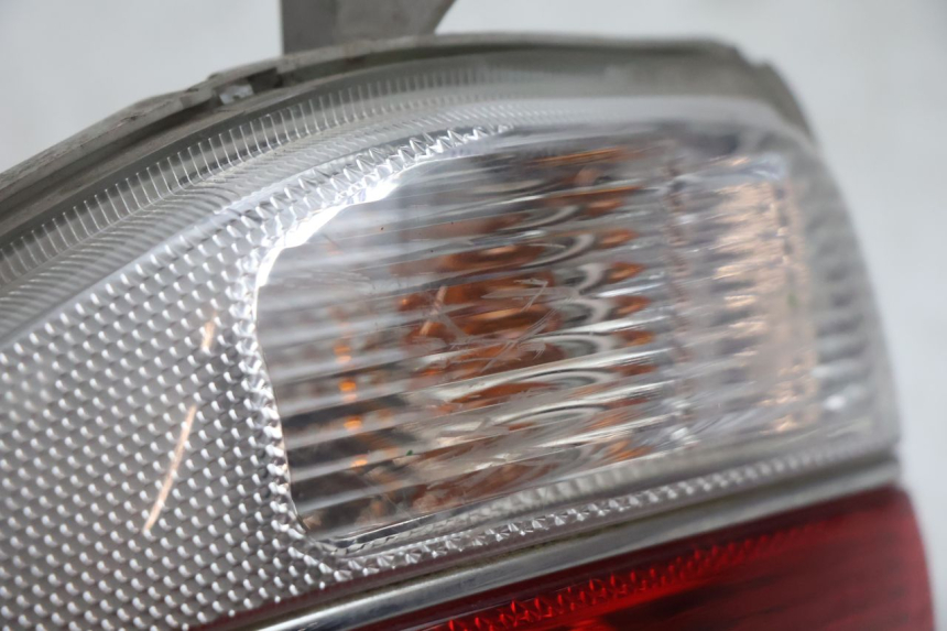 photo de LEFT TAIL LIGHT SUZUKI BURGMAN EXECUTIVE ABS 650 (2006 - 2012) - Alternative perspective
