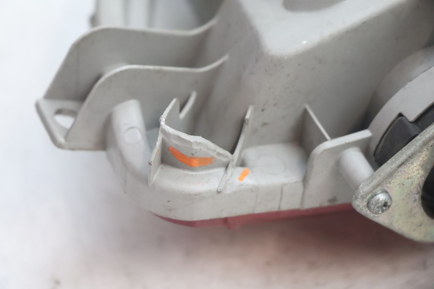 photo de LEFT TAIL LIGHT SUZUKI BURGMAN EXECUTIVE ABS 650 (2006 - 2012) - Fixing points details