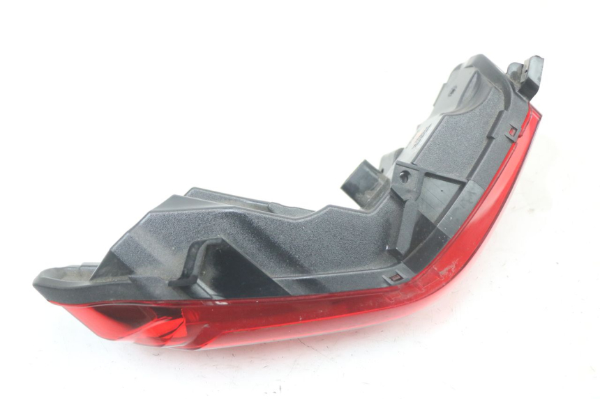 photo de LEFT TAIL LIGHT PIAGGIO MP3 HPE 350 (2018 - 2020) - Fixing points details