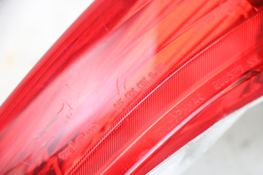 photo de LEFT TAIL LIGHT PIAGGIO MP3 HPE 300 (2019 - 2026) - Zoom on usage condition