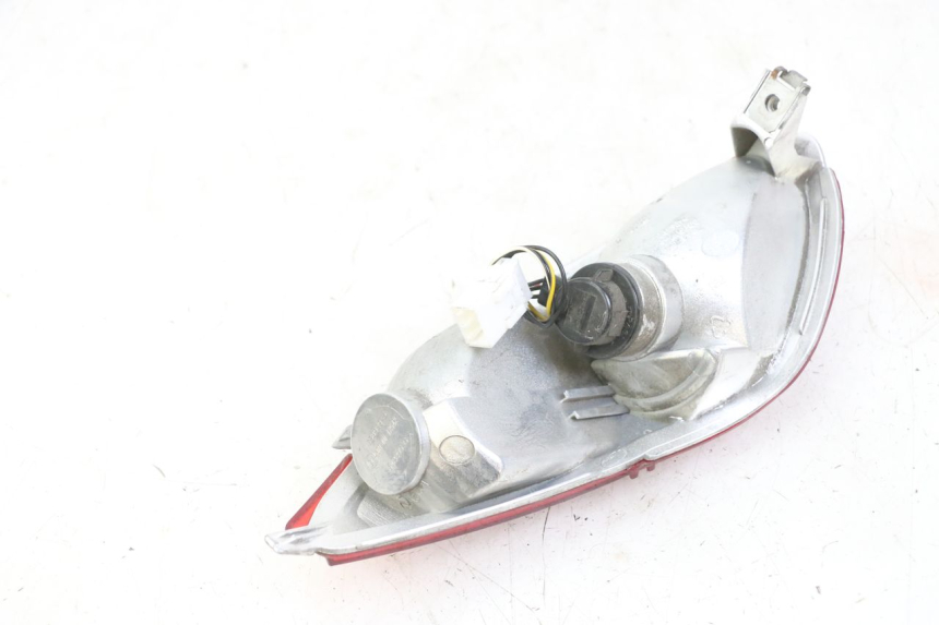 photo de LEFT TAIL LIGHT PIAGGIO MP3 LT 300 (2010 - 2016) - Alternative perspective