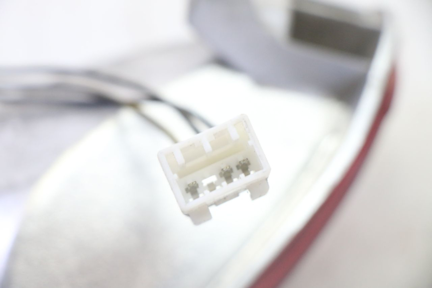 photo de LEFT TAIL LIGHT PIAGGIO MP3 LT 300 (2010 - 2016) - Fixing points details