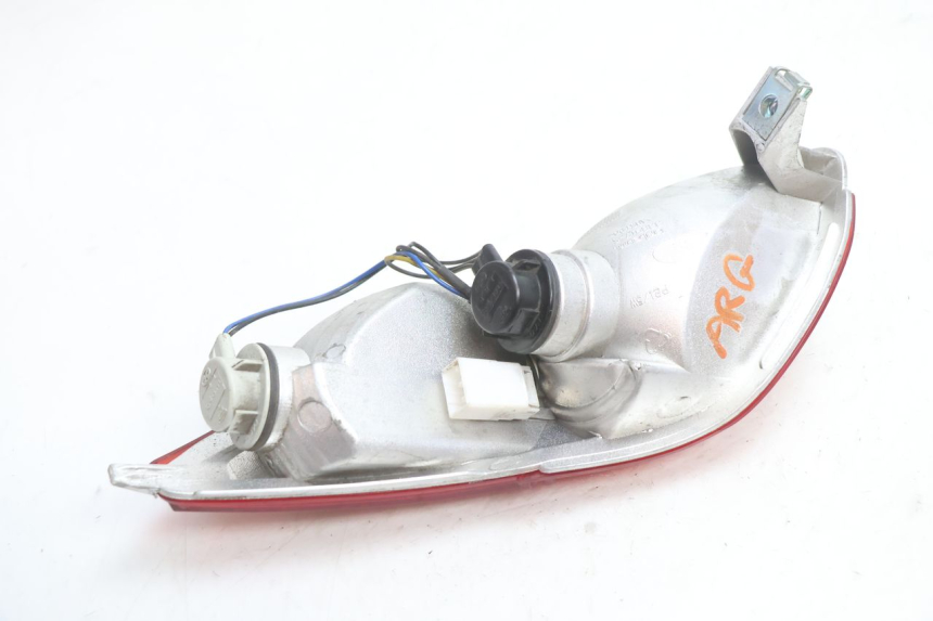 photo de LEFT TAIL LIGHT PIAGGIO MP3 LT 300 (2010 - 2016) - Technical close-up
