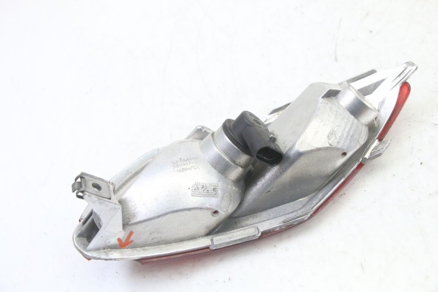photo de LEFT REAR LIGHT PIAGGIO MP3 500 (2011 - 2015) - Surface and material condition