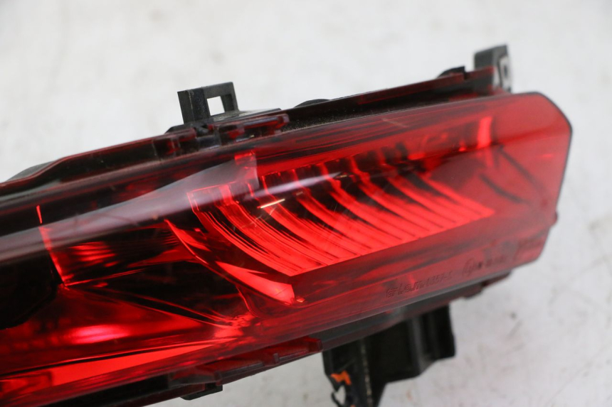 photo de LEFT TAIL LIGHT PIAGGIO MP3 500 (2014 - 2017) - Additional view of the item
