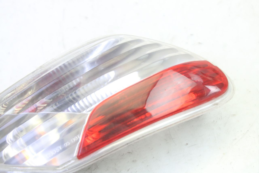 photo de LEFT TAIL LIGHT PIAGGIO MP3 RL 250 (2006 - 2010) - Zoom on usage condition