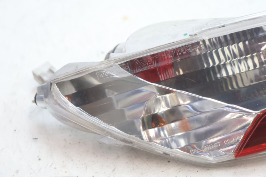 photo de LEFT TAIL LIGHT PIAGGIO MP3 125 (2006 - 2014) - Component detail
