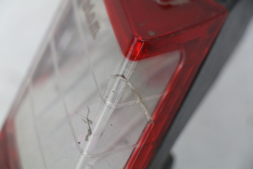 photo de LEFT REAR LIGHT PEUGEOT SATELIS COMPRESSOR K15 125 (2006 - 2009) - Technical close-up