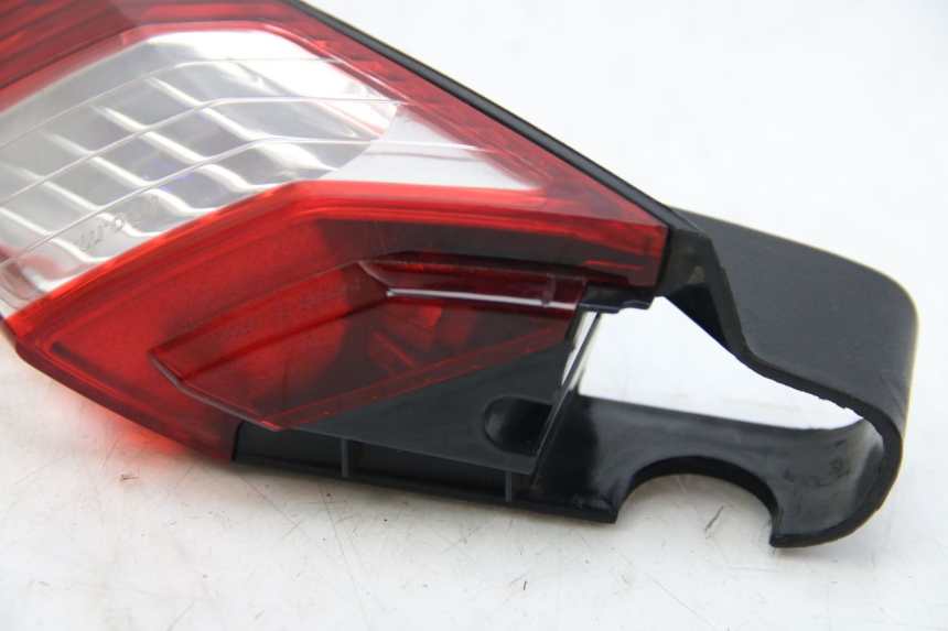 photo de LEFT REAR LIGHT PEUGEOT SATELIS 125 (2006 - 2009) - Product overview