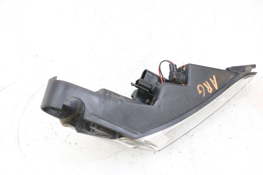 photo de LEFT TAIL LIGHT PEUGEOT SATELIS 125 (2013 - 2018) - Fixing points details