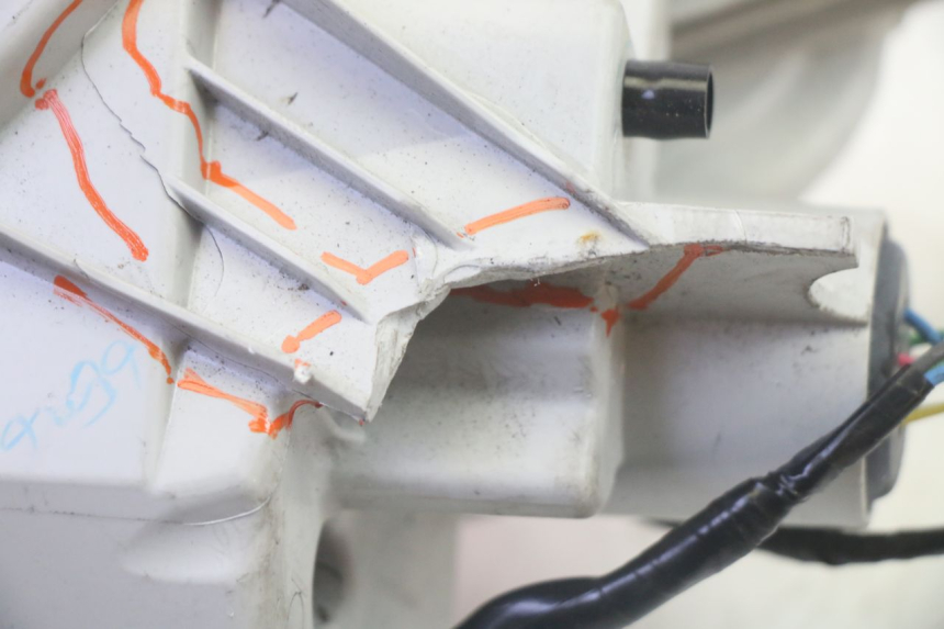 photo de LEFT TAIL LIGHT YAMAHA TRICITY 300 (2020 - 2024) - Checked used part