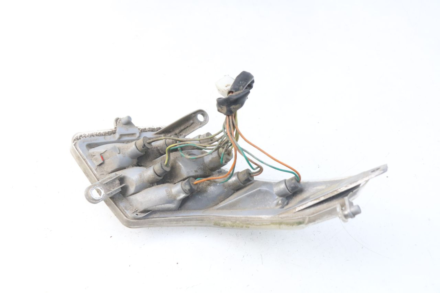 photo de LEFT TAIL LIGHT PEUGEOT VIVACITY NEW 4T 50 (2008 - 2017) - Zoom on usage condition