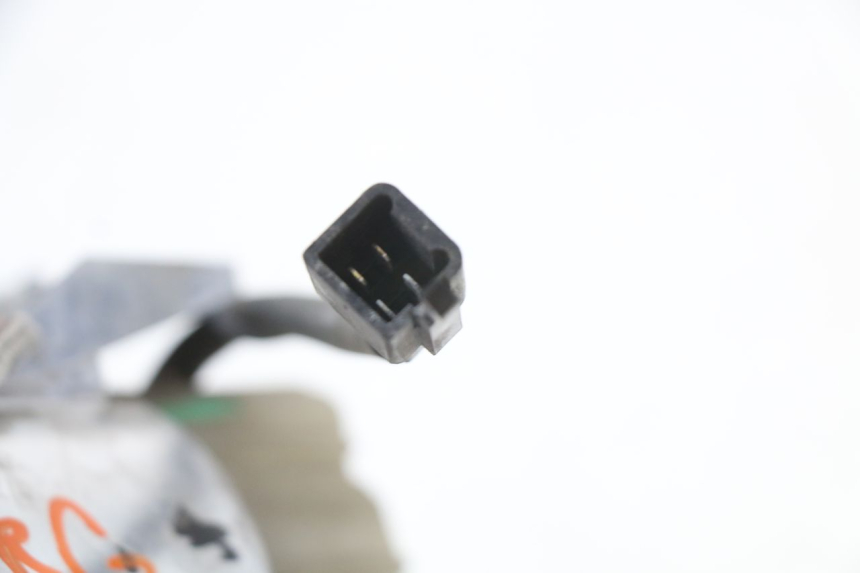 photo de LEFT REAR LIGHT YAMAHA X-MAX XMAX 125 (2010 - 2013) - Fixing points details