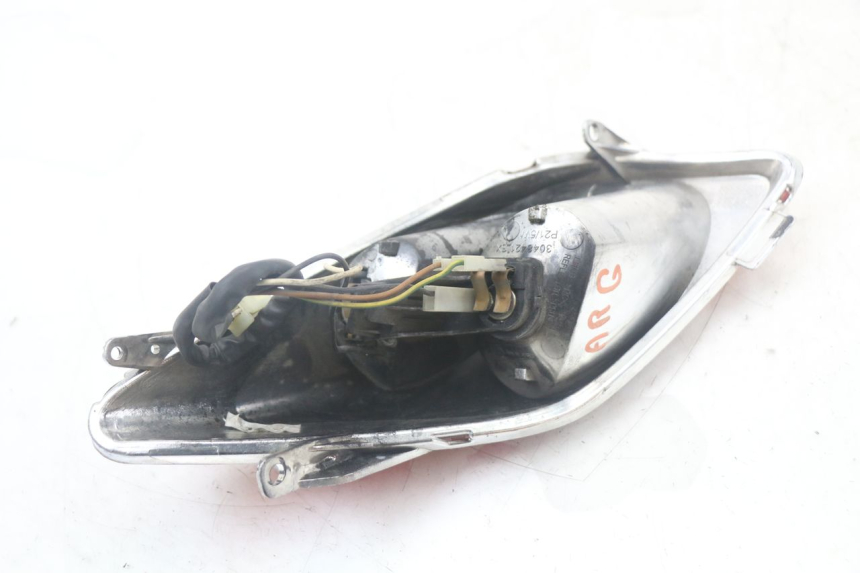 photo de LEFT REAR LIGHT YAMAHA XMAX X-MAX 125 (2006 - 2009) - Technical close-up