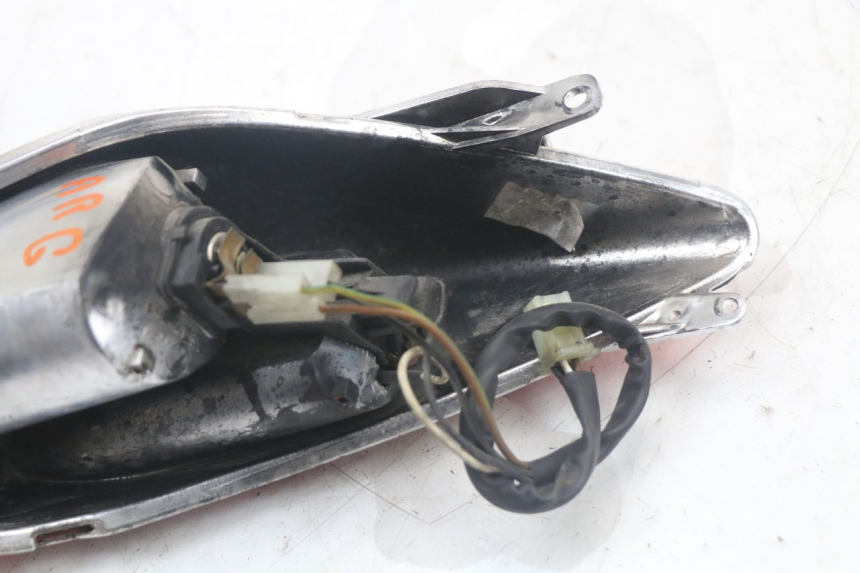 photo de LEFT REAR LIGHT YAMAHA XMAX X-MAX 125 (2006 - 2009) - Surface and material condition
