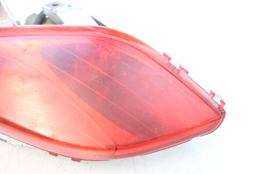 photo de LEFT REAR LIGHT YAMAHA X-MAX XMAX 125 (2010 - 2013) - Zoom on usage condition