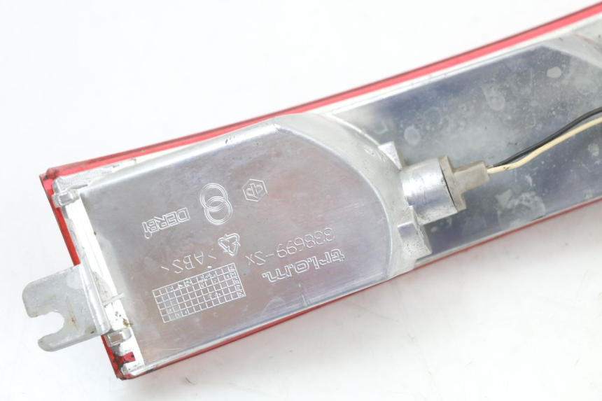 photo de LEFT TAIL LIGHT PIAGGIO XEVO - X EVO 125 (2007 - 2017) - Fixing points details