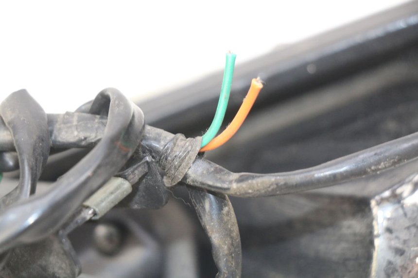 photo de LEFT REAR LIGHT YAMASAKI YM T 125 (2015 - 2020) - Zoom on usage condition