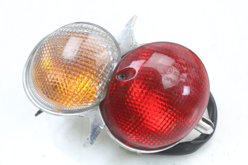 photo de LEFT TAIL LIGHT YAMAHA YP MAJESTY 125 (2002 - 2006) - Main view
