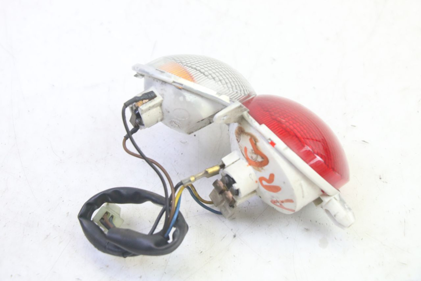 photo de LEFT TAIL LIGHT YAMAHA YP MAJESTY 125 (2002 - 2006) - Product overview