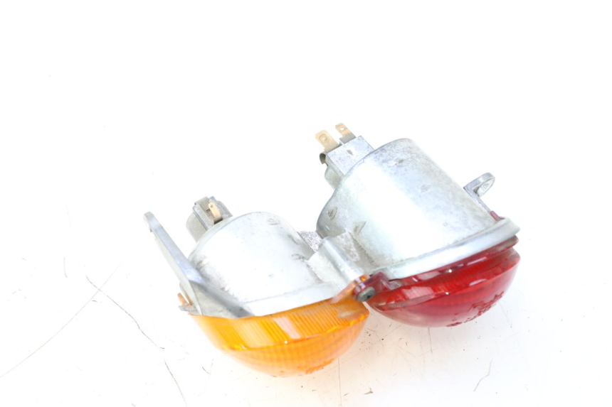 photo de LEFT TAIL LIGHT YAMAHA YP MAJESTY 125 (1998 - 2001) - Component detail