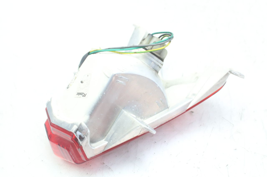 photo de TAIL LIGHT PEUGEOT GEOPOLIS RS 125 (2007 - 2009) - Zoom on usage condition