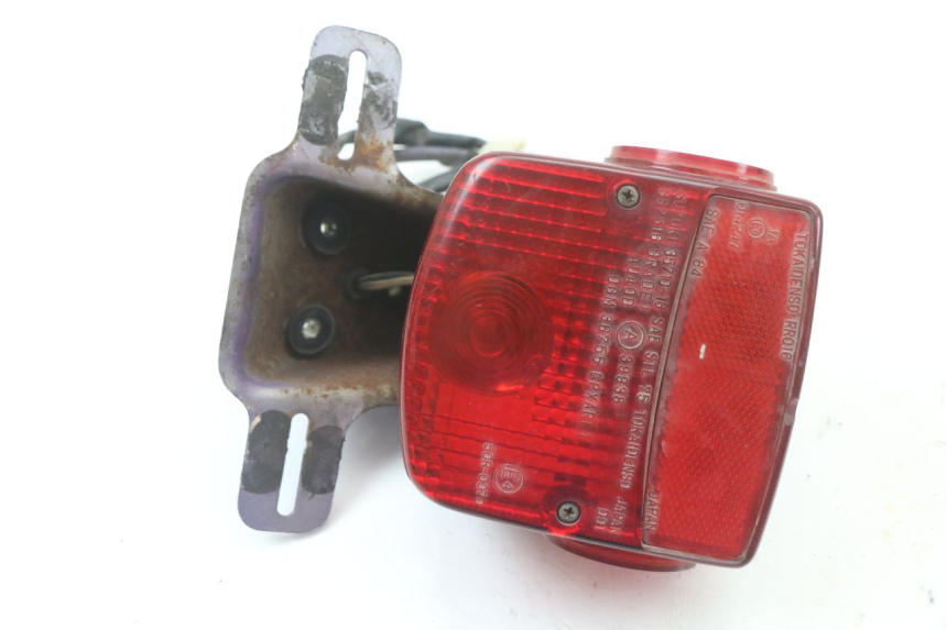 photo de TAIL LIGHT SUZUKI GN 125 (1997 - 2000) - Zoom on usage condition