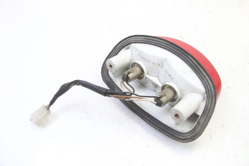 photo de TAIL LIGHT SUZUKI GS GSE 500 (2001 - 2003) - Technical close-up