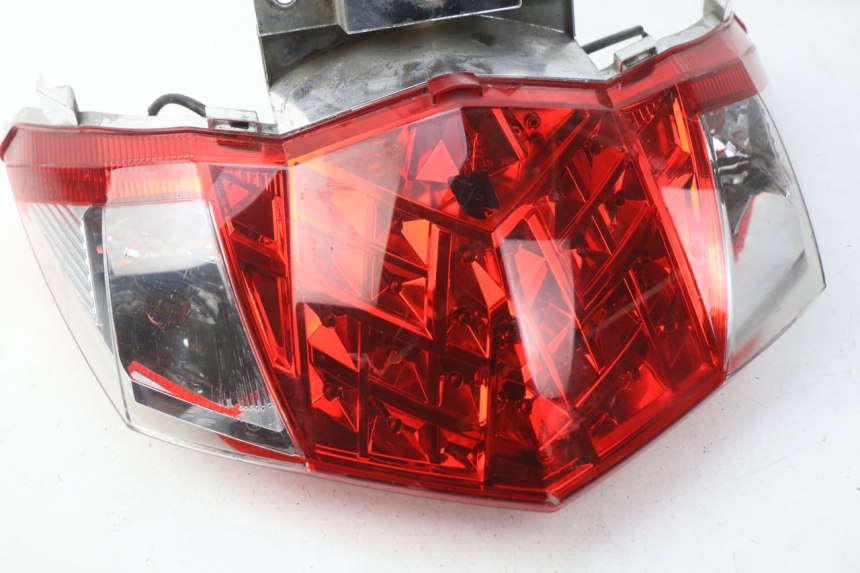 photo de TAIL LIGHT SYM GTS EFI ABS 125 (2012 - 2016) - Alternative perspective