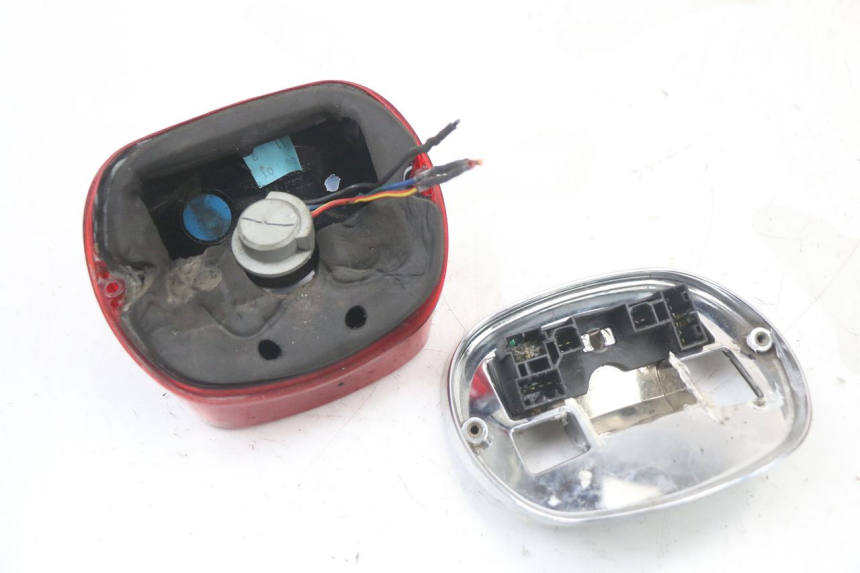 photo de TAIL LIGHT HARLEY DAVIDSON SPORTSTER XL CUSTOM 883 (1999 - 2006) - Distinctive features