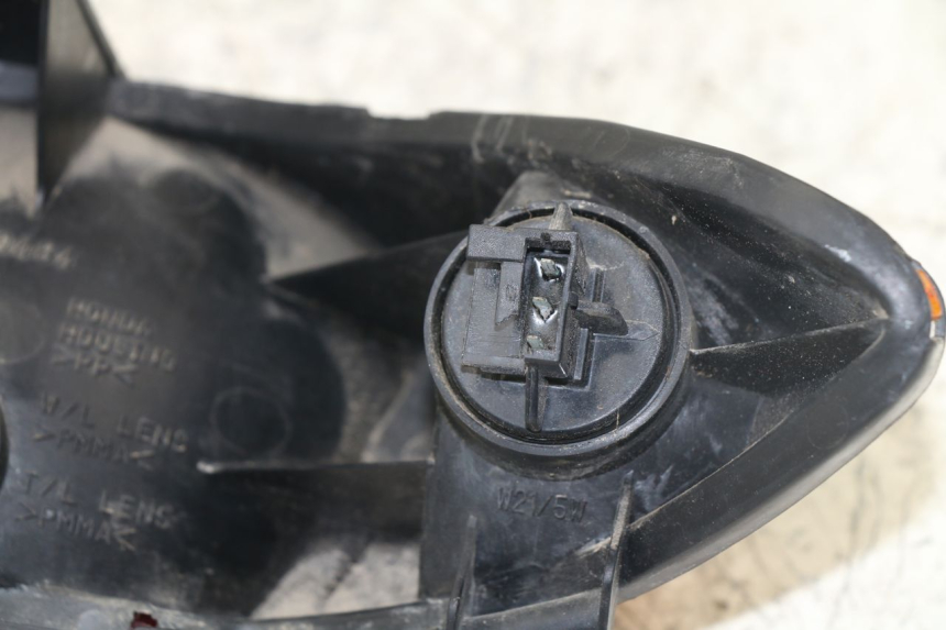 photo de TAIL LIGHT HONDA NTV DEAUVILLE 650 (2001 - 2006) - Product overview