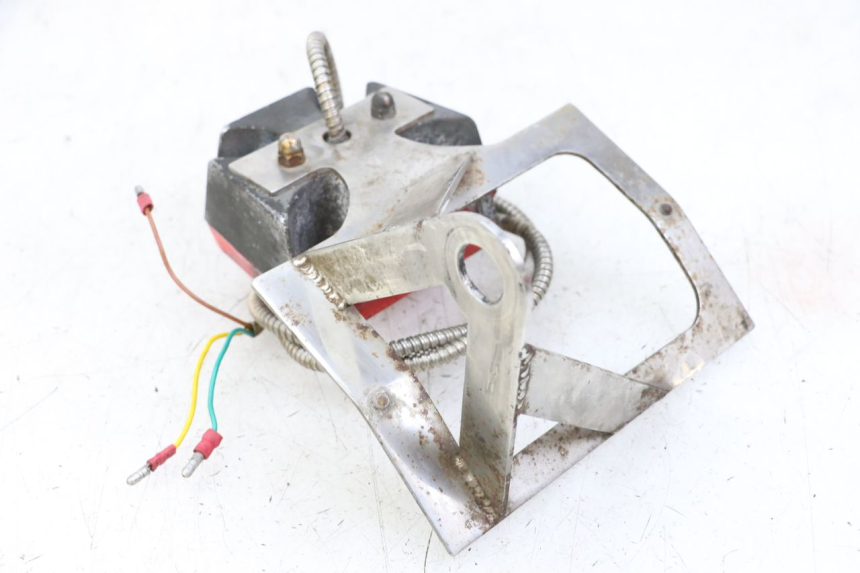 photo de TAIL LIGHT HONDA VT C2 SHADOW 750 (1997 - 2001) - Technical close-up