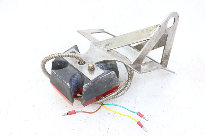 photo de TAIL LIGHT HONDA VT C2 SHADOW 750 (1997 - 2001) - Fixing points details